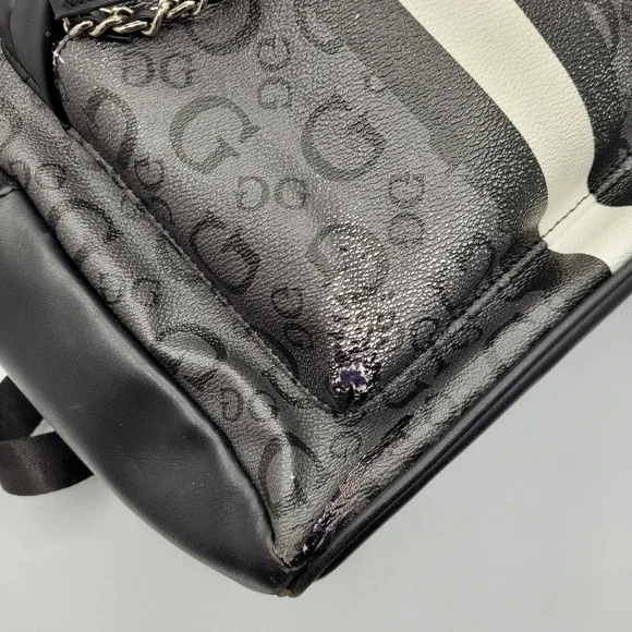 GUESS Purse Bundle - Picture 3 of 16